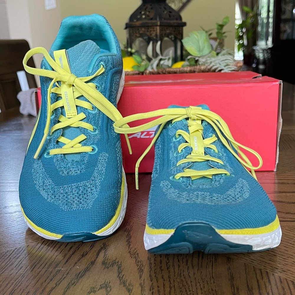 Altra  Eacalante 2.5 Running Shoes. Worn twice.
